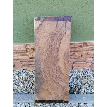 Diófa tus anyag 104