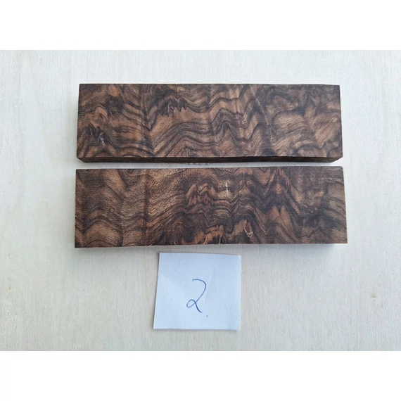  Stabilizált kaukázusi diófá markolat panelpár 2